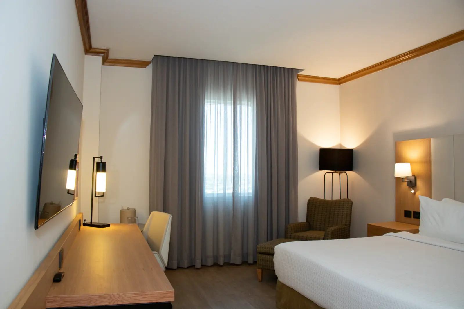 1 CAMA KING ESTÁNDAR 2 de 4