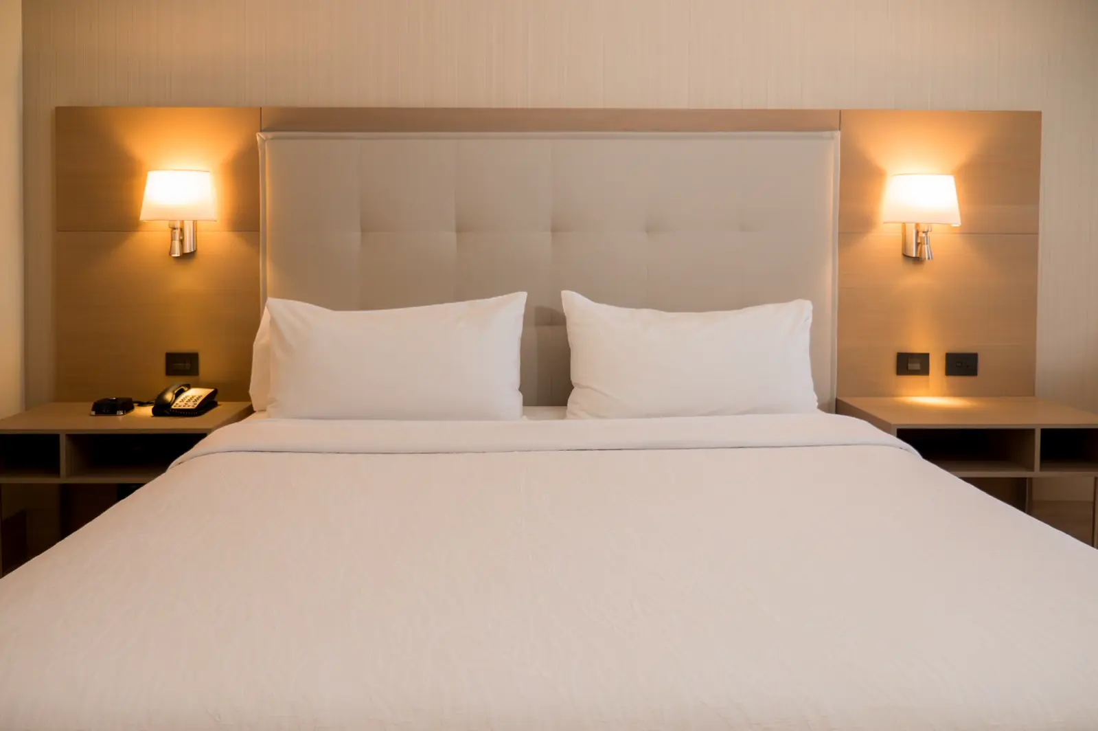 1 CAMA KING AMPLIA 3 de 8