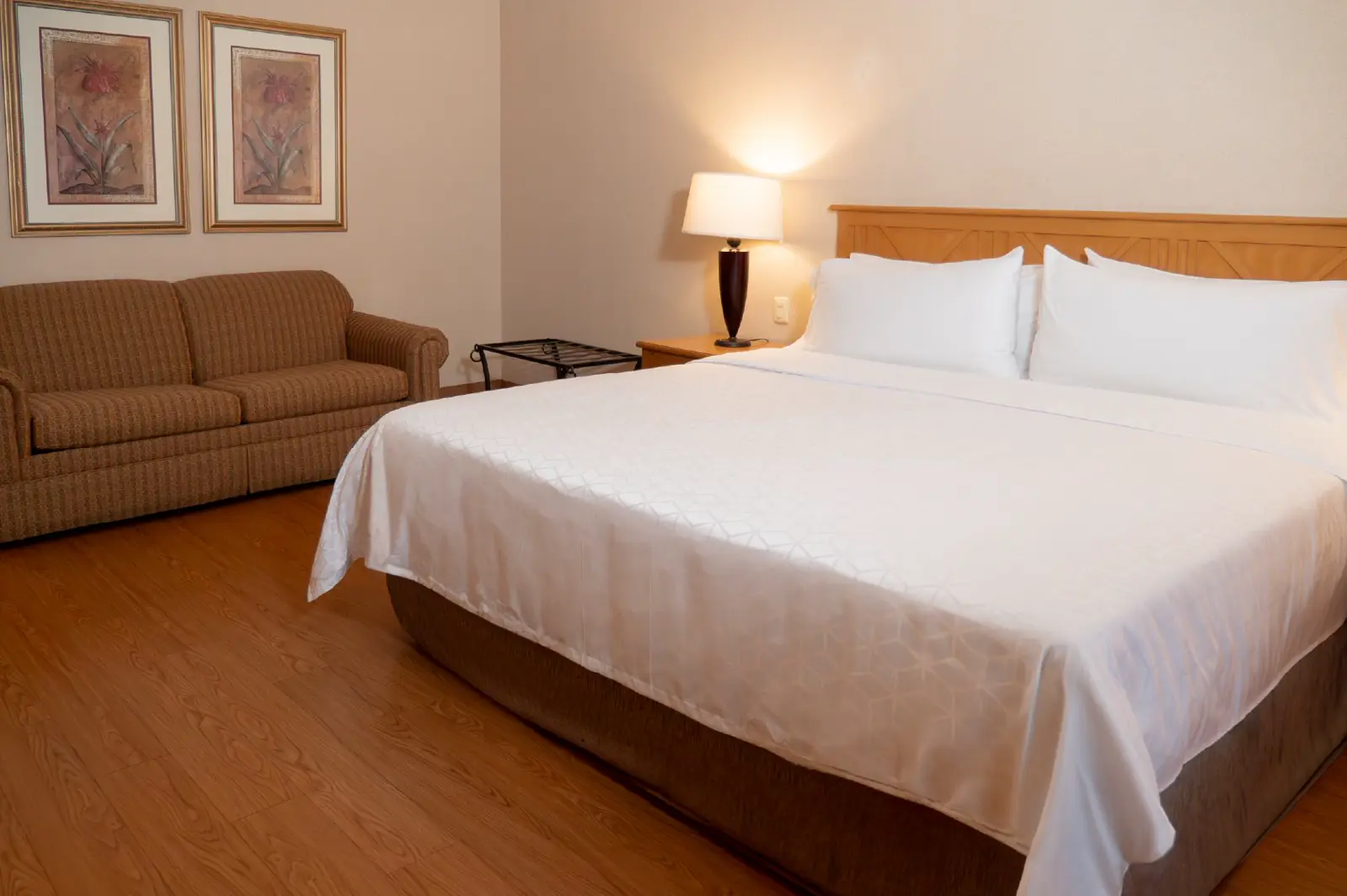 1 CAMA KING SUITE 2 de 5