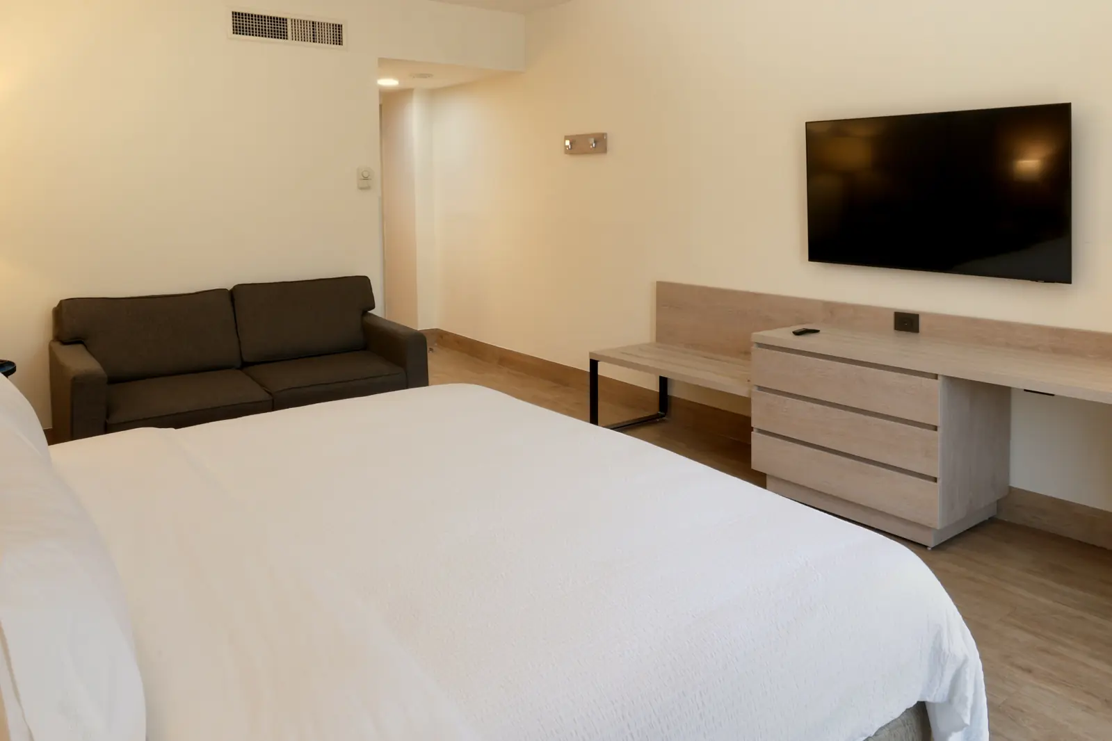 1 CAMA KING ESTÁNDAR 2 de 4
