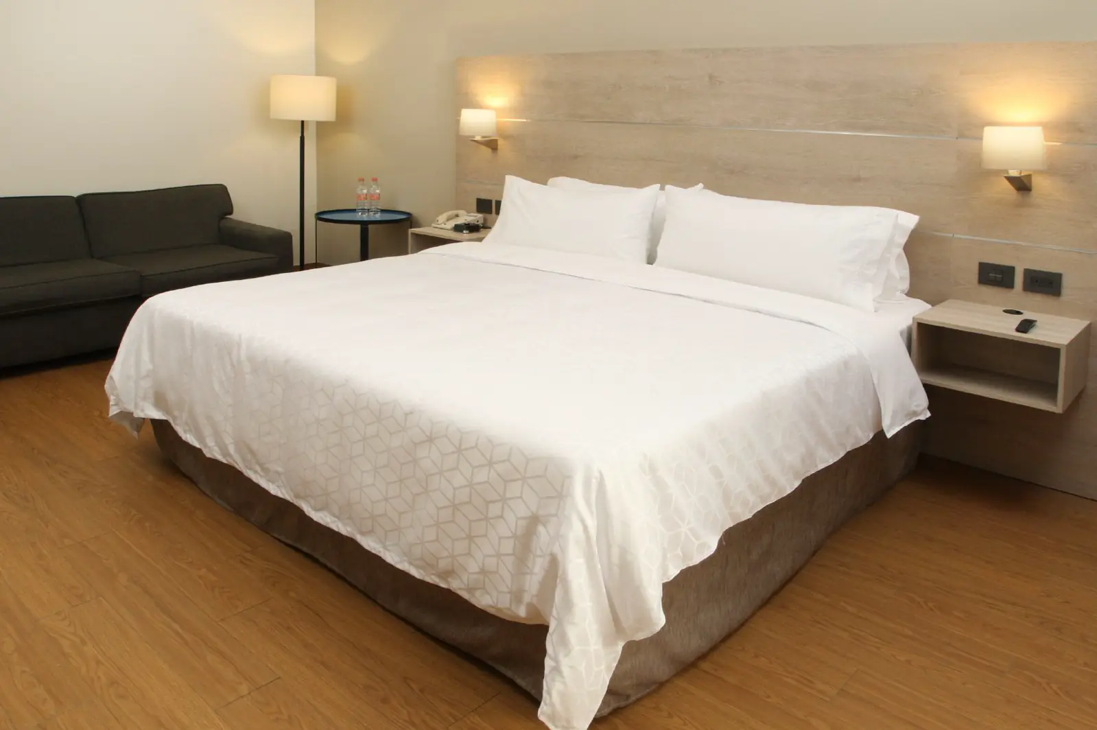 1 CAMA KING ESTÁNDAR 3 de 6