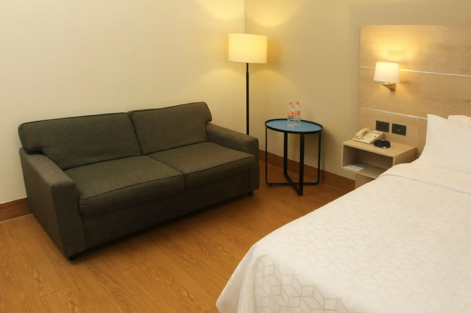 1 CAMA KING ESTÁNDAR 5 de 6