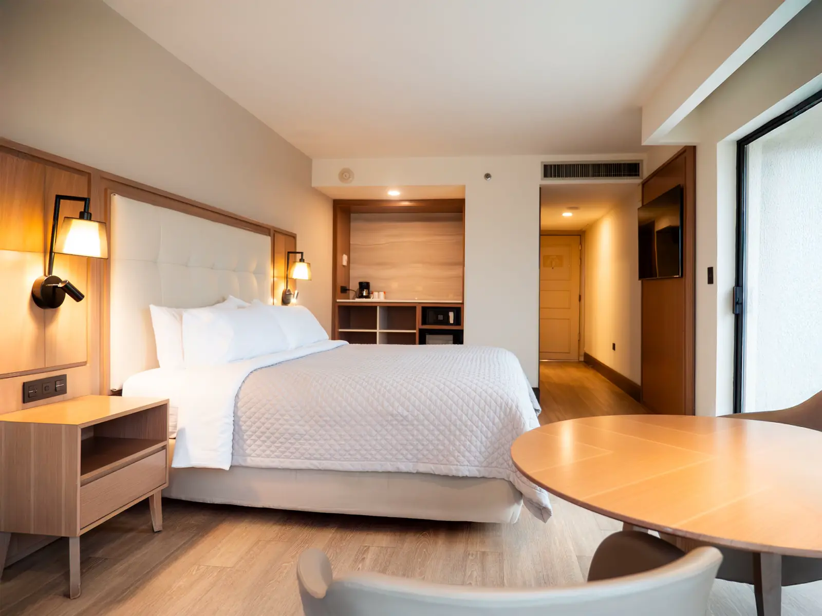1 CAMA KING SUPERIOR CON BALCÓN 2 de 4