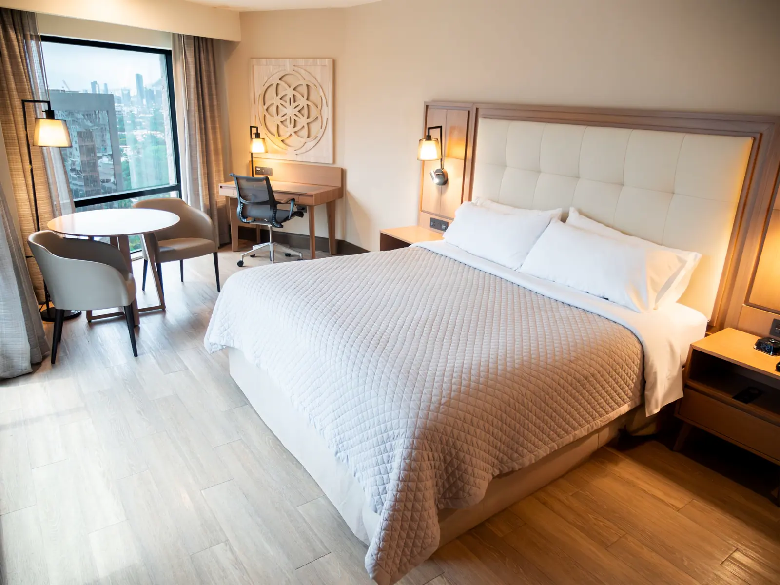 1 CAMA KING SUPERIOR CON BALCÓN 3 de 4