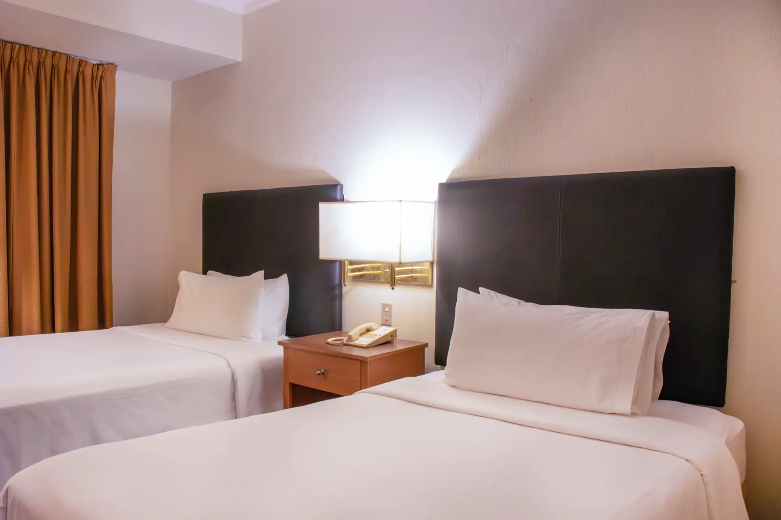 2 CAMAS DOBLES ESTÁNDAR 3 de 6